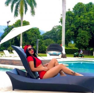 Bakışları çekici olan Sema