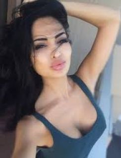 Büyüleyici bakışları olan Zümra