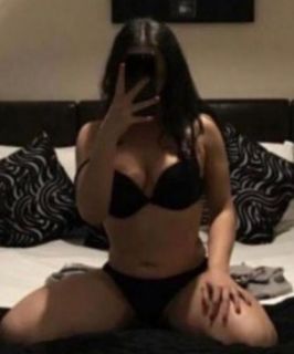 Çılgınca geceler yaşamak istiyen Suzi