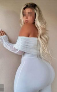 Dikkat çekici bayan Zühal