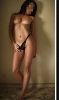 Dudakları şehvetle açılan Şeyma