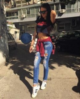 Eğlenceli kişiliği olan Sebla