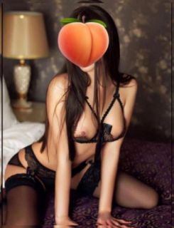 Ela gözlü genç bayan Melis