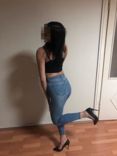 Elit beylerle zaman geçirmek isteyen Peri