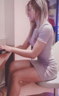 Esmer tenli güzel Buse