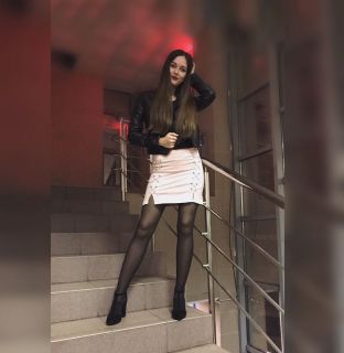 Fit vücuta sahip buğdayı bir hatun Naz