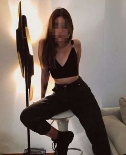 Gecelik takılan Dilara