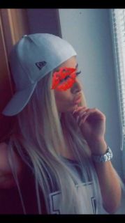 Genç çıtır sarışın Ayra 