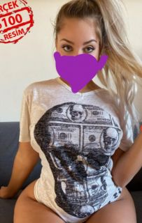 Genç siyah saçlı escort Hazel