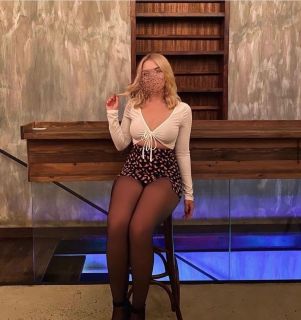 Güzel pozisyonlara kalkan Pelin