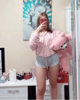 Güzel pozisyonlara kalkan Pelin