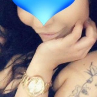 Güzel sekse davet eden Şebnur