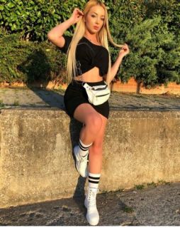 Kalite çerçevesinde sunan escort Ömür