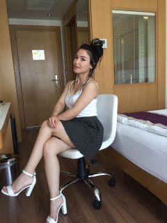 Karizmatik tavırları olan Gazire