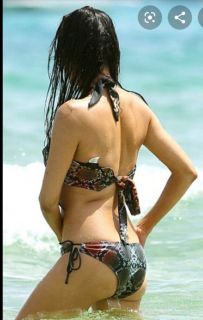 Mis kokulu bedeni olan Derya