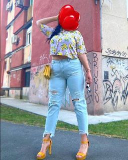 Neşeli escort kadın Şira