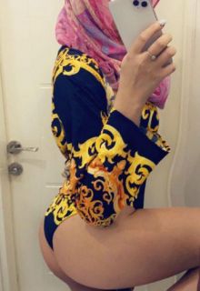 Neşesi yüksek bayan Altın