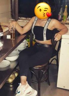 Özel bir kadınla özel dakikalar geçiren Bahar