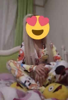 Özel bir seksi bayan Badem