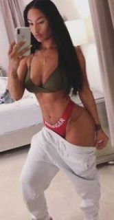 Performanslı bir şekilde seks yapan Jale