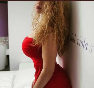 Sarışın bir bayan Eylül