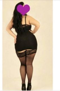 Şefkatli bir tarzde sevişme yapan Nesrin