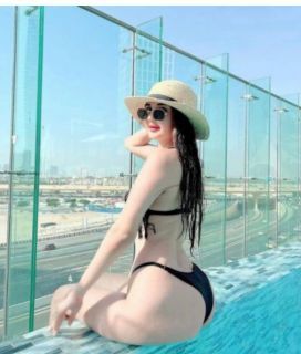 Sert ve yumşak seksi seven Defne