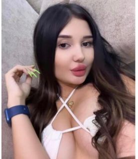 Sert ve yumşak seksi seven Defne