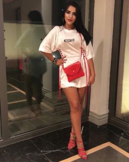 Sevgili tadında escortluk yapan Milana