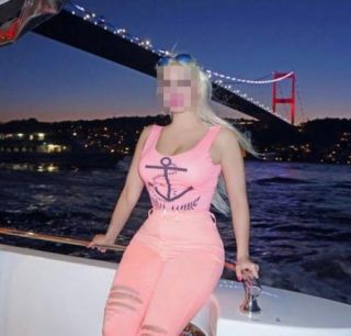 Sofistike bayan Çağla