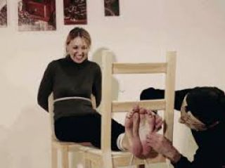 Sürtük bdsm yüz alır!