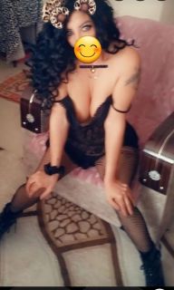 Süt beyazı tenli bayan Eylem