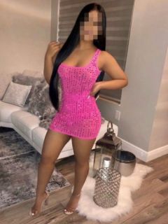 Tek gecelik aşklardan hiç hoşlanmayan Nazlı