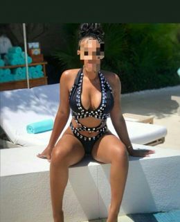 Tutkulu bir biçimde sevişebilen Hanife