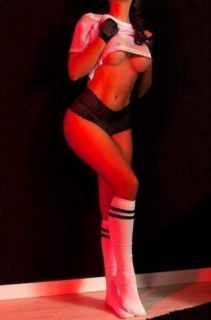 Vücut ölçüleri erkekleri süsleyecek Nermin