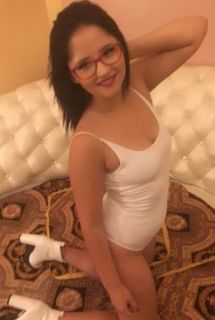 Vücutunun tadı ve kokusu bambaşka olan Yasmin