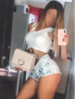 Yabancı güzeli olan bir bayan Selin