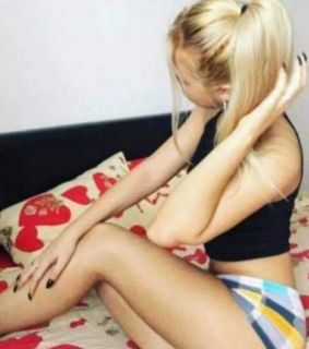 Yeni insanlarla tanışmayı seven Kayla