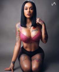 İnce Bel ve Dolgun Göğüsler