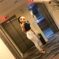 Fantazi kıyafetleri olan Özge