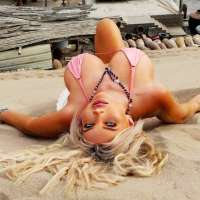 Göz kamaştırıcı güzel Tanya