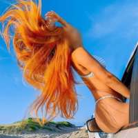 Profesyonel kadın olan Ecrin