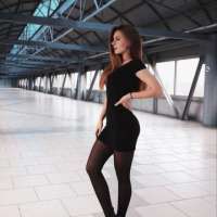 Tatlı ve sevgi dolu bayan Nura