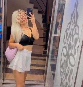 Aktif oral seans yapan Derin