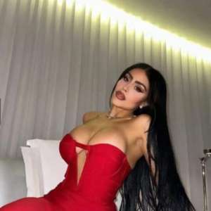 Bütün erkekler için unutulmaz Alya