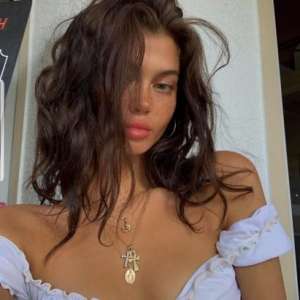 Cinsel deneyimi zengin olan Cahide