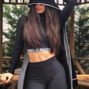 Duş alıp mis gibi kokan Güler