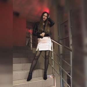 Fit vücuta sahip buğdayı bir hatun Naz