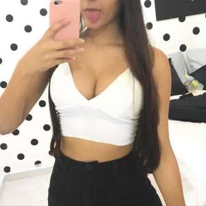 Heyecanlı seks gecesi yaşatacak Eser