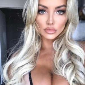 İri göğüslü seksi sarışın Pınar